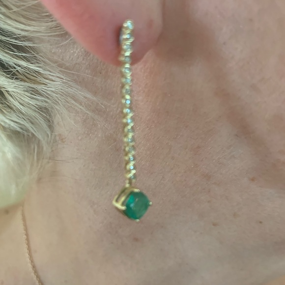 14k emerald and diamond earrings. - Picture 5 of 7